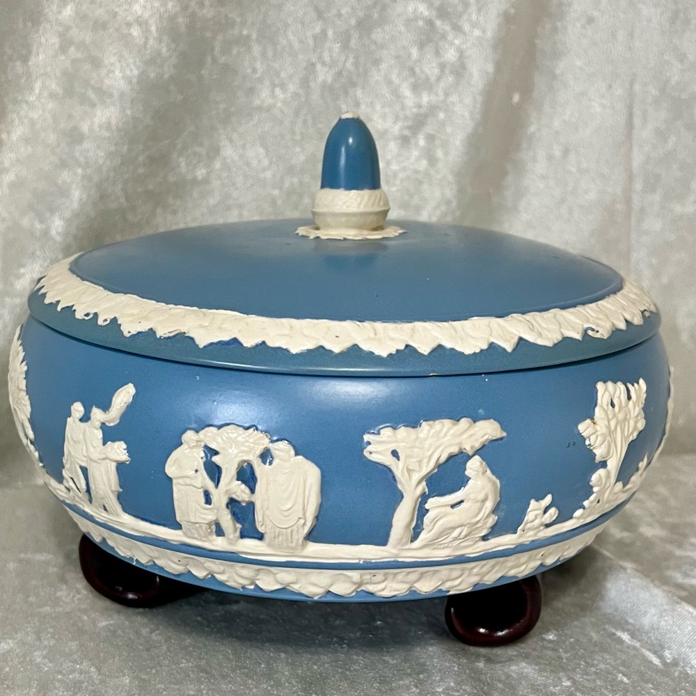 Vintage Arnels USA Pottery Round Dish & Lid Mid Century‎ Modern /Wedgewood Style